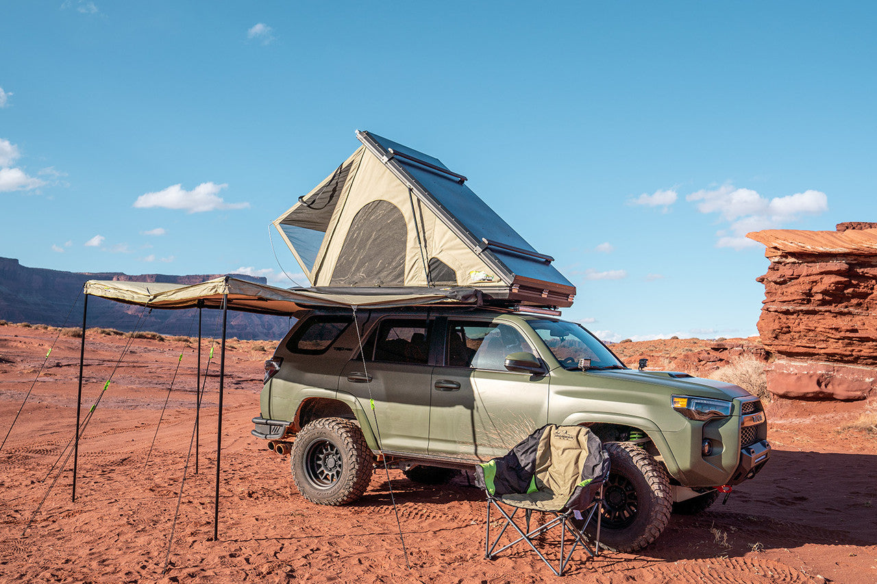 IRONMAN 4x4 SWIFT 1400 Hard Shell Rooftop Tent