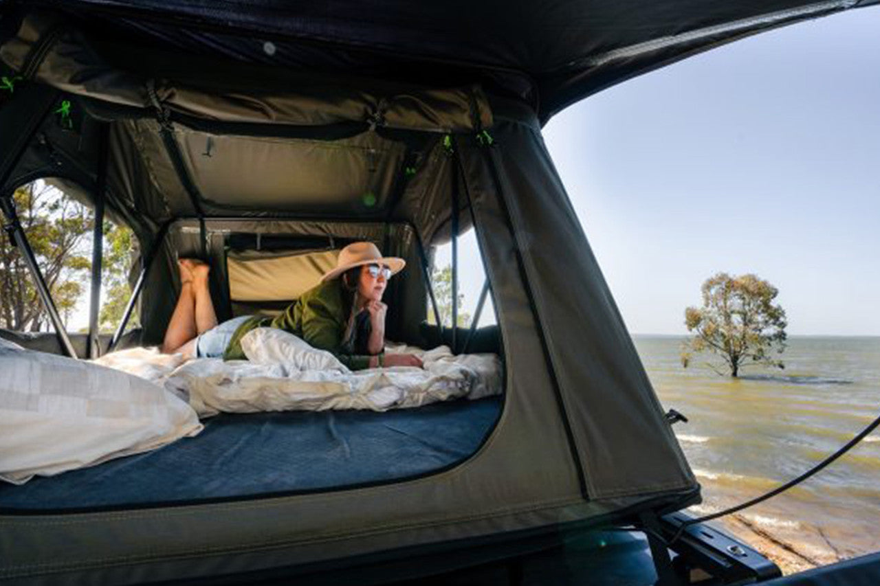 IRONMAN 4x4 CROSS 1200 Rooftop Tent