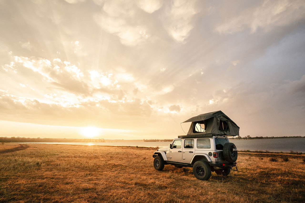 IRONMAN 4x4 CROSS 1200 Rooftop Tent