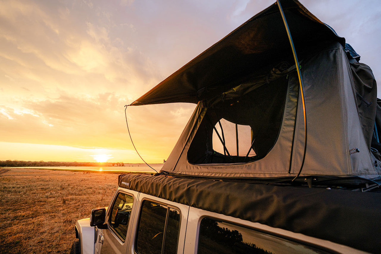 IRONMAN 4x4 CROSS 1200 Rooftop Tent